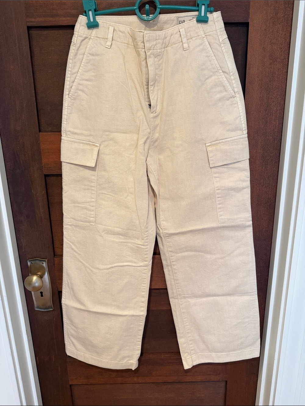 GAP Loose Khaki Cargo Pants in Cream